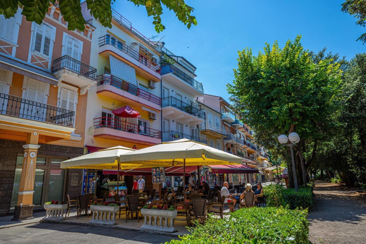 Crikvenica Right On The Beach Buitenkant foto
